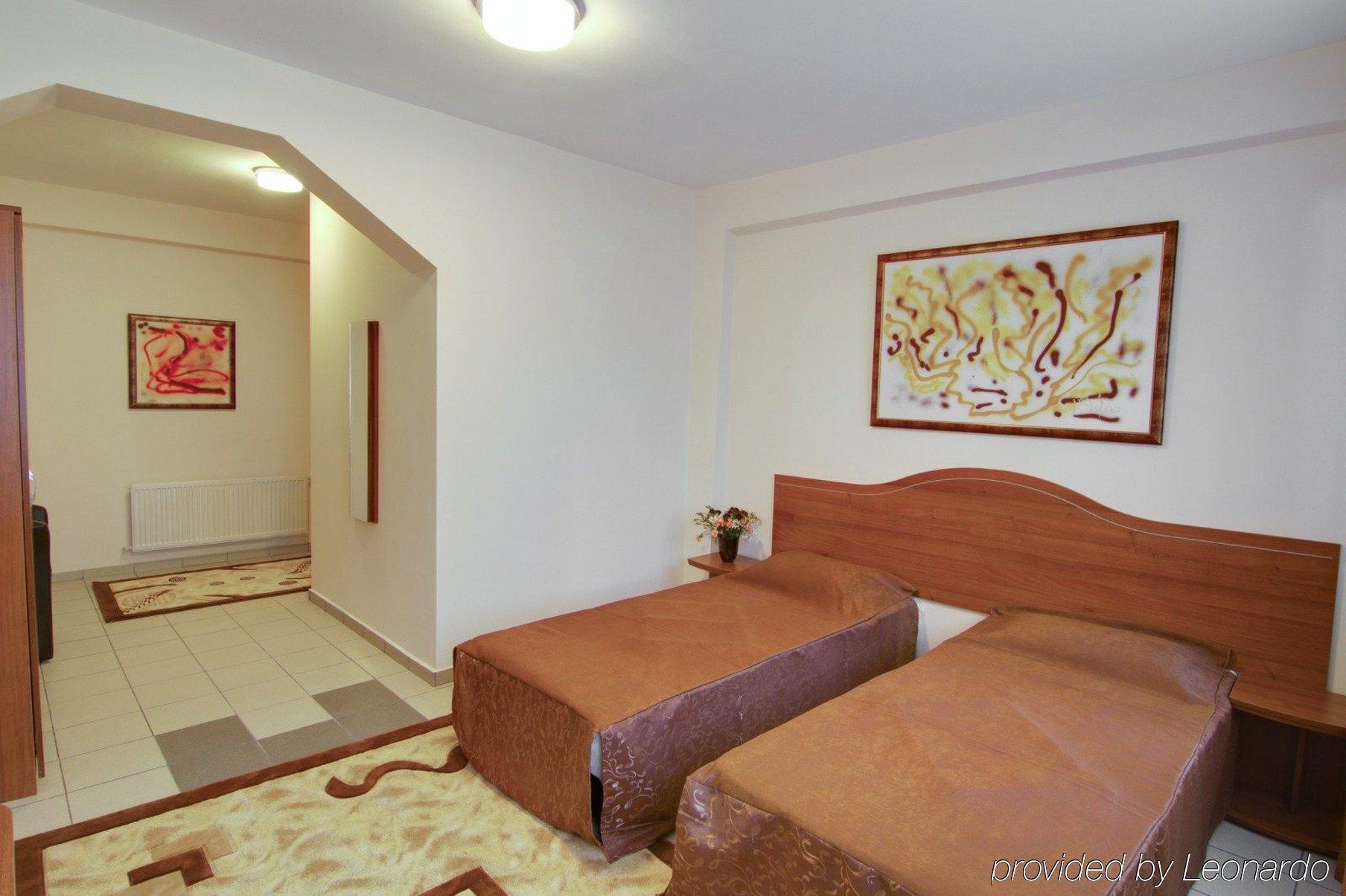 Hotel Tranzzit Bucarest Habitación foto