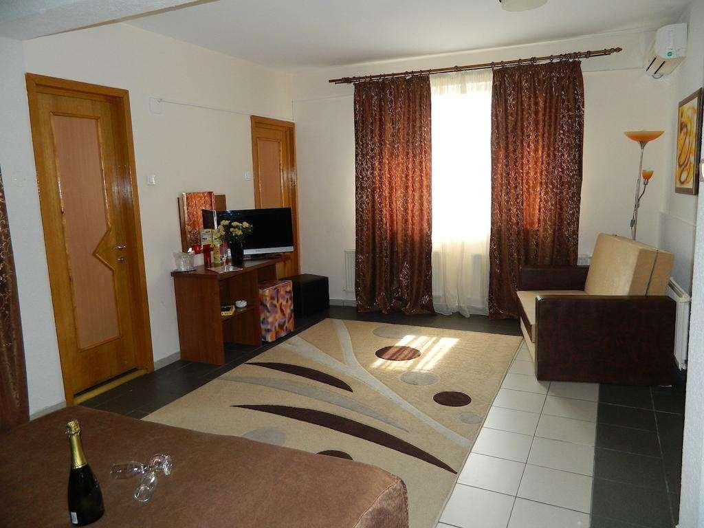 Hotel Tranzzit Bucarest Habitación foto